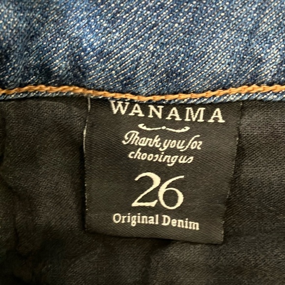 Wanama size 26 women’s Blue Denim Mini Skirt - some STAINING on behind - Picture 3 of 15